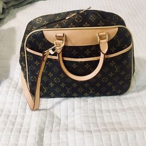 Brown leather purse.